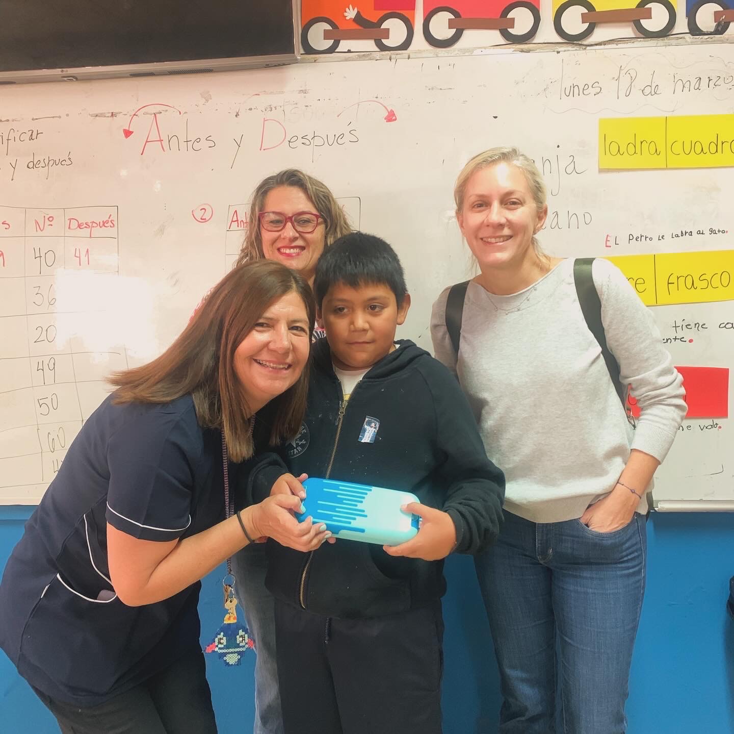 Entrega de Estuches Campaña Acción Social